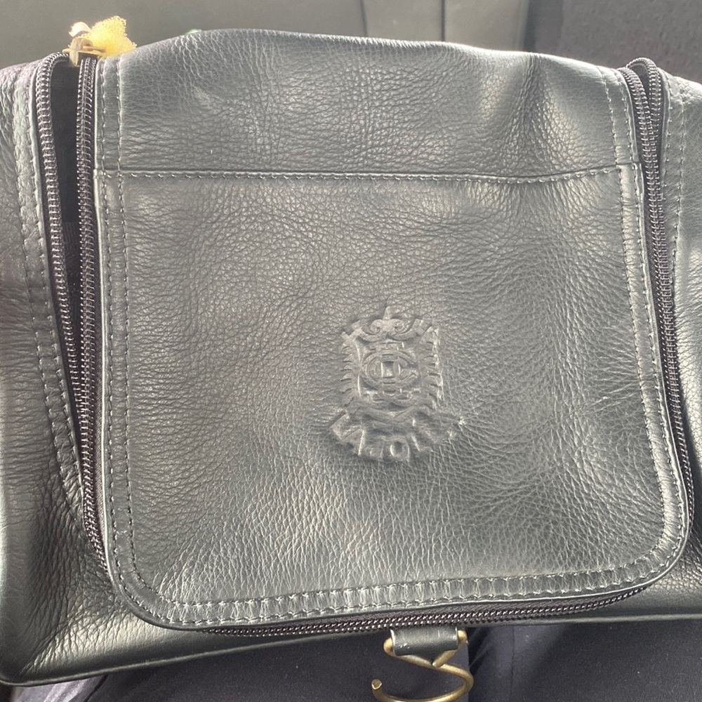 Links and Kings - all leather travel caddy.